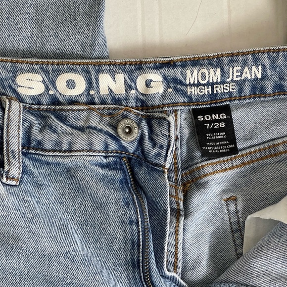 S.O.N.G Mom High Rise Mom Jeans - Light Blue - Picture 4 of 9